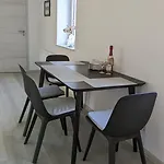 Moderne 3-zimmer-ferienwohnung Direkt Am Saaleradwanderweg Apartment