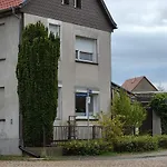Moderne 3-zimmer-ferienwohnung Direkt Am Saaleradwanderweg