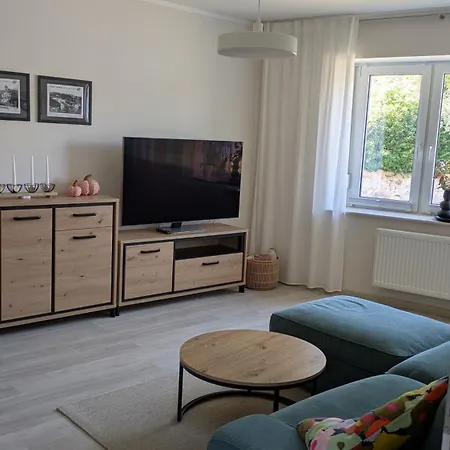 Moderne 3-zimmer-ferienwohnung Direkt Am Saaleradwanderweg *
