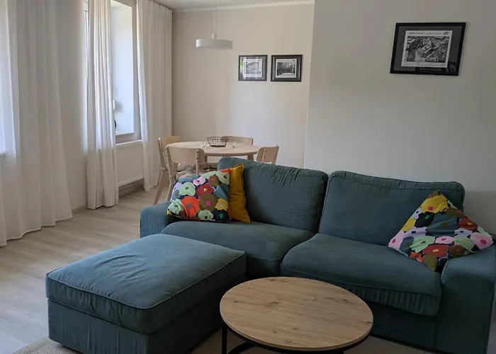 Daire Moderne 3-zimmer-ferienwohnung Direkt Am Saaleradwanderweg *