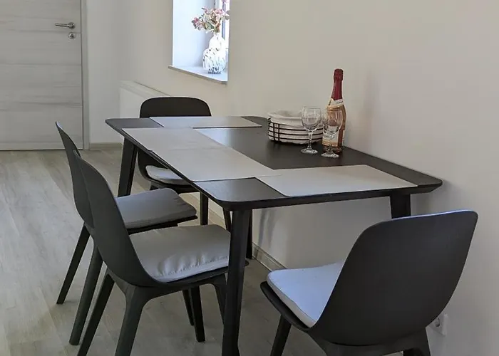 Moderne 3-zimmer-ferienwohnung Direkt Am Saaleradwanderweg アパート